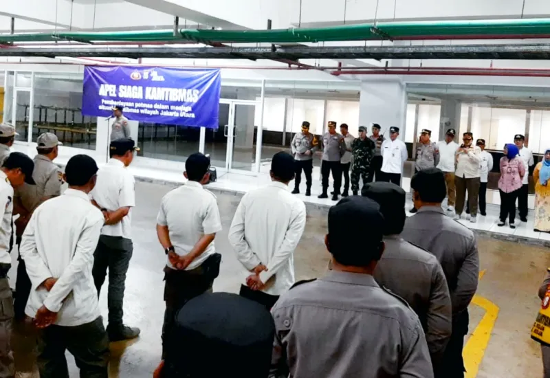 Wakapolres Jakut AKBP James Hutajulu Pimpin Apel Siaga Kamtibmas