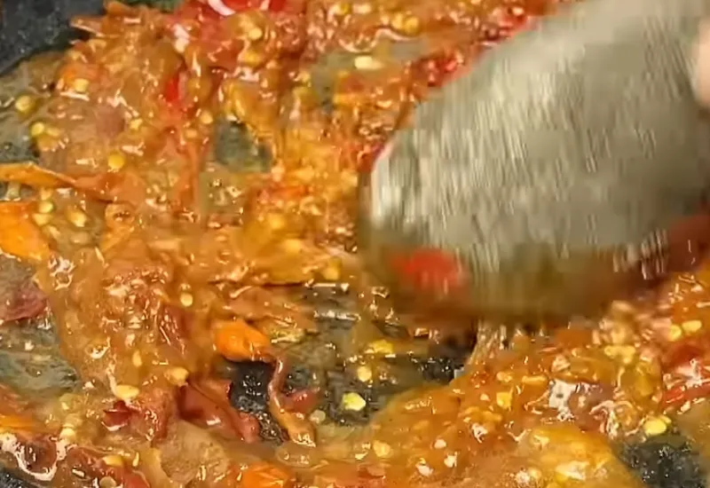 Sambal terasi khas Sunda.