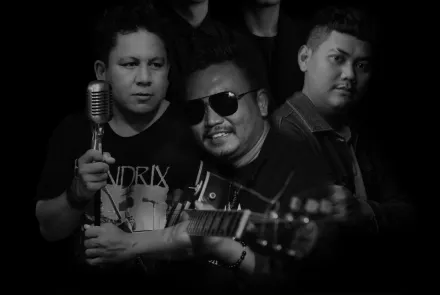 Singgasana Band meluncurkan debut pertama musik beraliran rock era 90-an namun bertema cinta dan kehidupan.(ist)