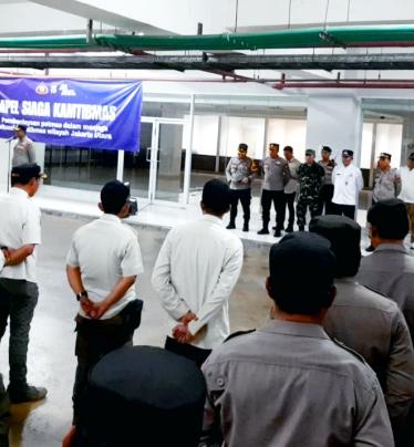 Wakapolres Jakut AKBP James Hutajulu Pimpin Apel Siaga Kamtibmas